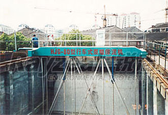 行車式刮吸泥機(jī)